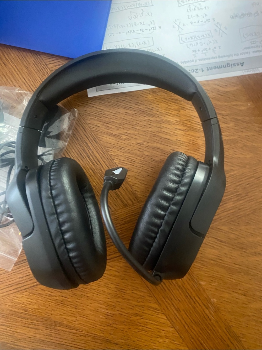 BRAND NEW Wireless LED Headset with Built-In Mic - Black